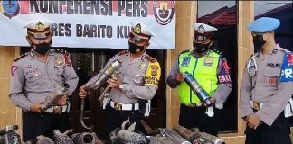 Puluhan knalpot brong, terjaring petugas saat razia di Handil Bakti dan Marabahan