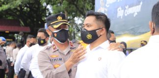 Apel pagi, Kapolres Banjar lakukan pemeriksaan kerapian anggotanya