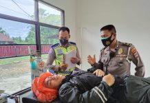 Tergelincir karena jalan lincin, pengendara Scoopy meninggal dunia terlindas kendaraan lain