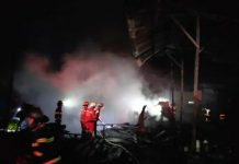 Gudang plastik di kawasan Trikora Banjarbaru, Rabu dinihari, hangus terbakar api