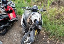 Diduga bertabrakan, 2 buah kendaraan roda dua dan pengendaranya tergeletak tak berdaya