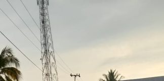 Kondisi ruas jalan kabupaten di Aluh Aluh memprihatinkan, selain berlobang juga terancam ‘longsor’