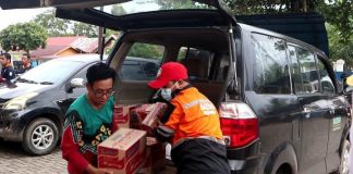 Baznas salurkan bantuan sembako untuk korban banjir di Pengaron dan Simpang Empat.