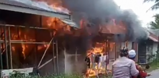 Api hanguskan bangunan kayu di Desa Pemangkih Laut