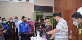 Kejari Batola musnahkan ratusan gram sabu dan puluhan ribu obat keras