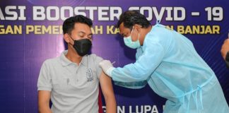 Bupati Banjar dan keluarga serta kepala SKPD ikuti vaksin dosis ketiga (Booster)