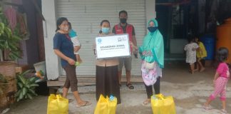 GK2I bagikan ratusan paket sembako gratis untuk warga kurang mampu