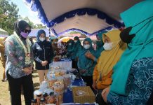 TP PKK Banjar dan APJI gelar pasar murah di halaman kantor Camat Martapura