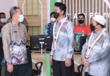 Bupati Saidi Mansyur membuka secara resmi beroperasinya plaza pelayanan publik