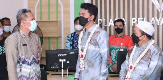 Bupati Saidi Mansyur membuka secara resmi beroperasinya plaza pelayanan publik