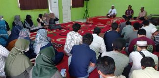 Ustadz Hendri Atmaja tausyiah dihadapan ASN Dinas Pertanian Banjar