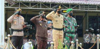 Bupati Banjar H.Saidi Mansyur menjadi inspektur gelar pasukan operasi Ketupat Intan