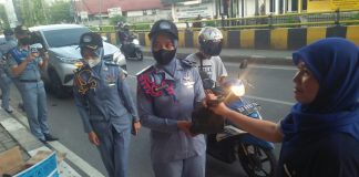 Berbagi berkah di bulan Ramadhan, Akademi Maritim Nusantara bagikan ratusan takjil