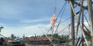 Lihat! Jembatan gantung di Desa Tanipah Aluh Aluh ini memprihatinkan