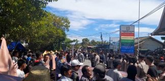 Suparman, warga Desa Kolam Kanan berbagi pengalaman menjadi petani plasma