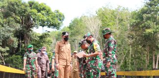 Wairjenad Mayjen TNI Hassanudin, kunjungi program TMMD 113 di Kecamatan Aranio