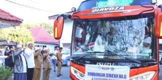 Bupati Banjar lepas calon jemaah haji kloter kedua Embarkasi Banjarmasin asal Kabupaten Banjar