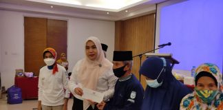 Ketua TP PKK Banjar Hj Nurgita Tiyas hadiri peringatan hari lanjut usia nasional