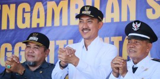 H Dahliansyah resmi jabat Pambakal Desa Keramat Mina