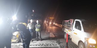 Perbaikan Expantion Joint Jembatan Barito berlangsung hingga pagi