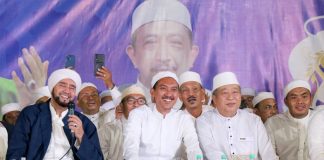 HUT 72 Kabupaten Banjar, Bupati dan ribuan jemaah bershalawat bersama Habib Syech