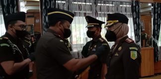 Kejati Kalsel Dr. Mukri SH, MH melantik 6 pejabat baru