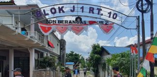 Wakil Ketua DPRD Batola tinjau lokasi ruas jalan yang rencana diperbaiki di Berangas Timur