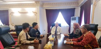 Upayakan kebebasan nenek Nurhidayah, Ketua DPRD Kabupaten Banjar HM.Rofiqi temui Konsulat Jenderal RI di Jeddah
