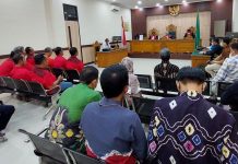 Majelis hakim PN Marabahan menunda putusan sidang gugatan perdata KUD Markati Jaya atas PT AW