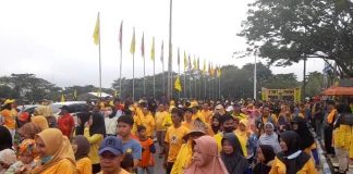 Ribuan warga di Batola, ambil bagian dalam gerak jalan santai sehat di HUT Partai Golkar ke 58