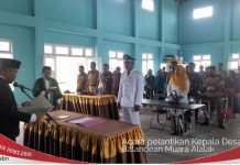 Setelah menjabat 10 bulan, Kades terpilih Balandean Muara dilantik Camat Alalak