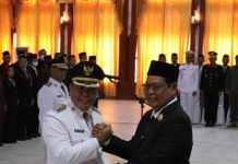 Gubernur H.Sahbirin Noor lantik dua penjabat bupati, Batola dan HSU