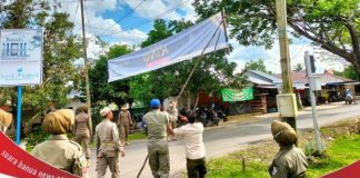 Satpol PP Batola tertibkan sejumlah baliho dan spanduk tak berijin