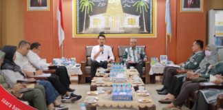 Kepala BPK Perwakilan Kalsel, sampaikan hasil audit standar pelayanan dan penyediaan air bersih ke Bupati Banjar