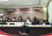 Kuasa hukum terdakwa Mardani H.Maming, sempat tolak dibacakannya keterangan tertulis saksi fakta yang sudah meninggal