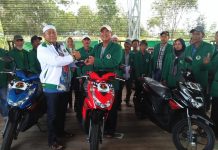 DPC PPP Batola serahkan bantuan sepeda motor kepada PAC PPP se Batola
