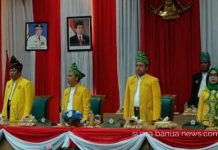 Rapat paripurna istimewa HUT Batola ke 63, pimpinan dewan gunakan pakaian adat Banjar