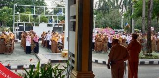 Safrin Noor memimpin apel kerja gabungan ASN dilingkup Pemkab Banjar