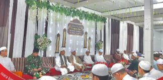 Lantunan syair maulidurrasul dan tahlilan menggema di acara haulan KH.Husien Mughni