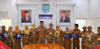 31 sekolah dasar dan menengah di Kabupaten Banjar menerima penghargaan Adiwiyata