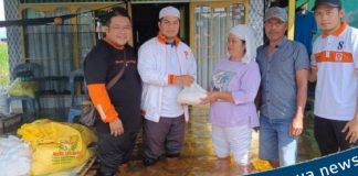 Sedikitnya 300 liter beras disalurkan PKS Batola untuk warga terdampak banjir di Jejangkit
