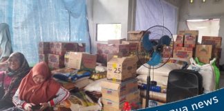 Akibat menerima isu perusahaan tidak kometmen, warga sempat menolak menerima bantuan