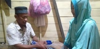 suara banua news, berbagi kebahagiaan di Hari Fitri bersama Guru Ngaji