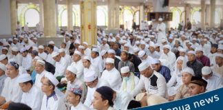 Wabup Banjar Habib Idrus Al Habsyie sholat id di Masjid Al Koramah Martapura