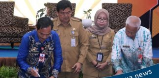 Setda Kalsel Roy Rizali Anwar membuka rapat kerja daerah kominfo se Kalimantan Selatan