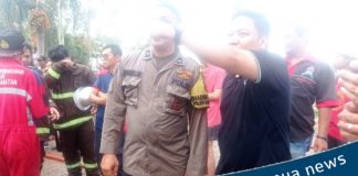Ketua DPRD Banjar gabung bersama petugas relawan BPK bantu padamkan musibah kebakaran Pekauman