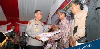 Kapolda Kalsel serahkan 10 unit rumah hasil bedah rumah di Kecamatan Sungai Tabuk