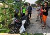 Sebuah mobil Toyota Avanza dikawasan Jalan Trans Kalimantan ‘tabrak’ sepeda motor hingga pengendaranya meninggal dunia