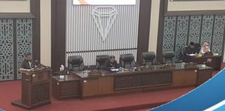 Karena unsur pimpinan berhalangan hadir, rapat paripurna DPRD Kabupaten Banjar dipimpin anggota komisi