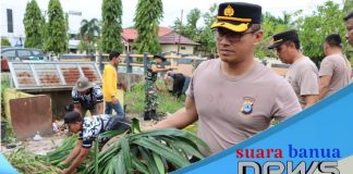 Gugah kesadaran arti pentingnya kebersihan, Polres Batola lakukan aksi bersih bersih dilingkungan kumuh